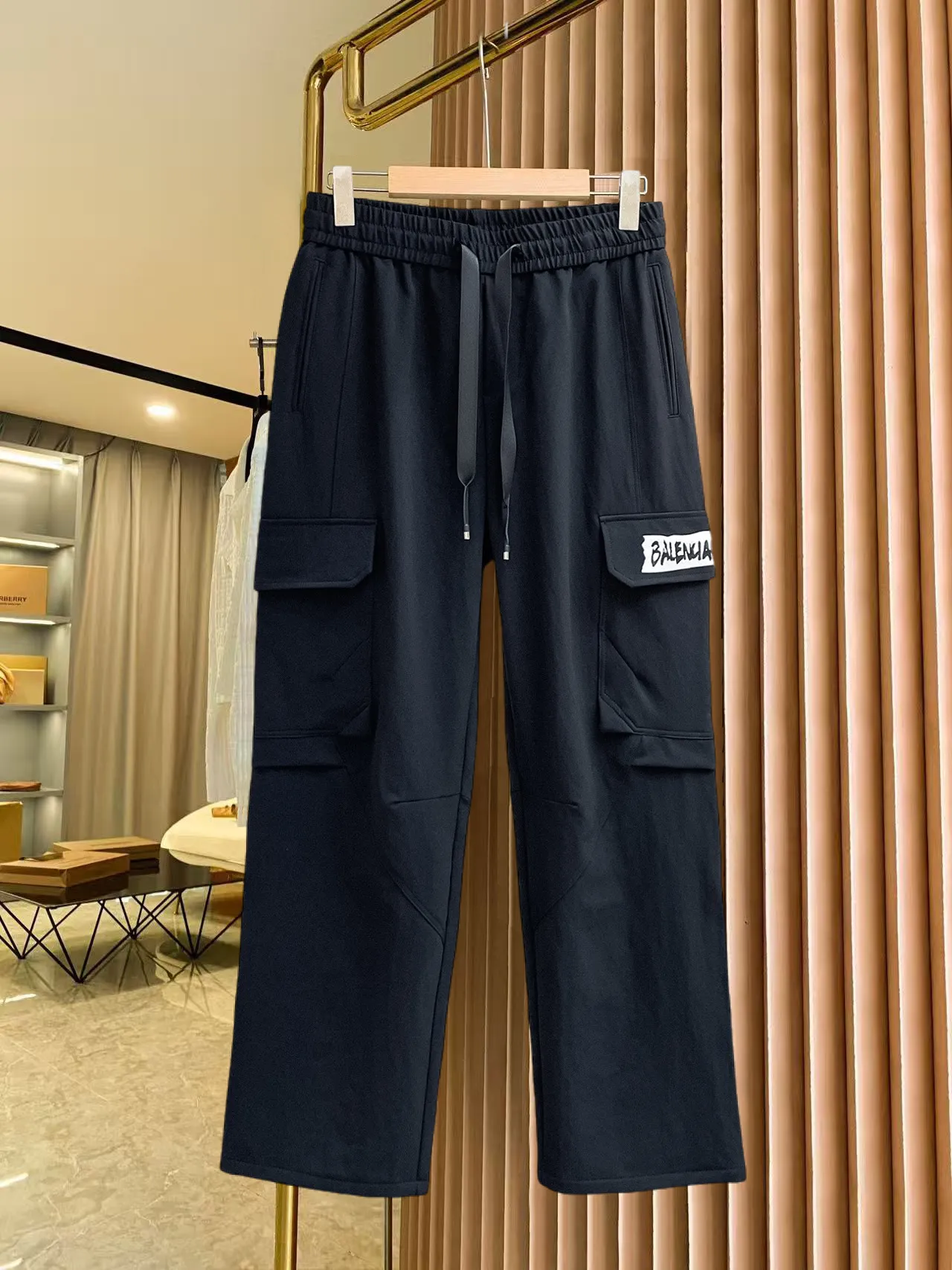 Balenciaga [High Version] 2026 Autumn and Winter latest products, available at counters at the same time, Original product, fashionable casual trousers and casual trousers, using imported original fabrics, top-grade embroidery 🪡 craft letter pattern logo, original hardware accessories decoration, simple yet fashionable, fashionable and handsome upper body, Sizes: M-3XL